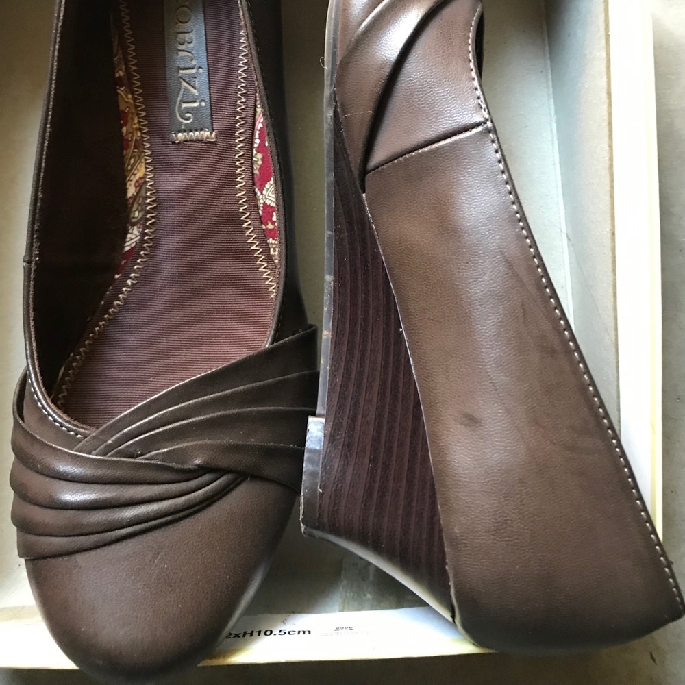 Wedge flats